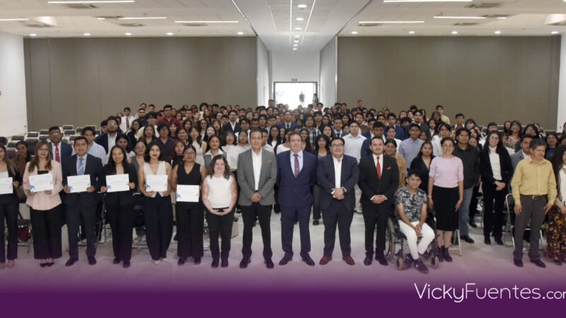 BUAP y Fundación BBVA reconocen a egresados del programa Chavos que inspiran