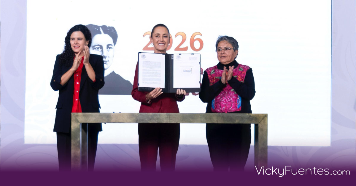 Claudia Sheinbaum firma decreto de transparencia total para fiscalizar contratos en México