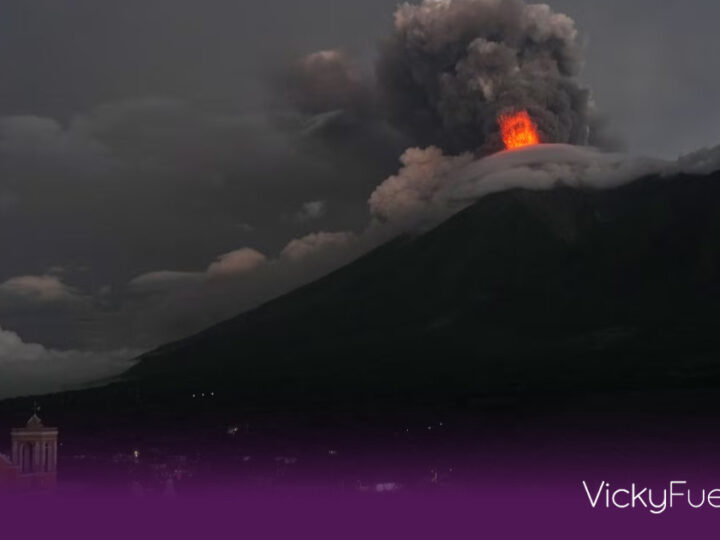 Evacúan a cientos en Guatemala por erupción del Volcán de Fuego