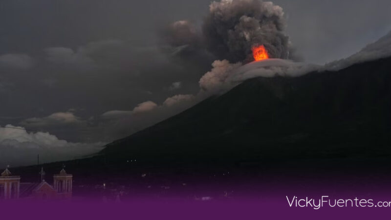 Evacúan a cientos en Guatemala por erupción del Volcán de Fuego