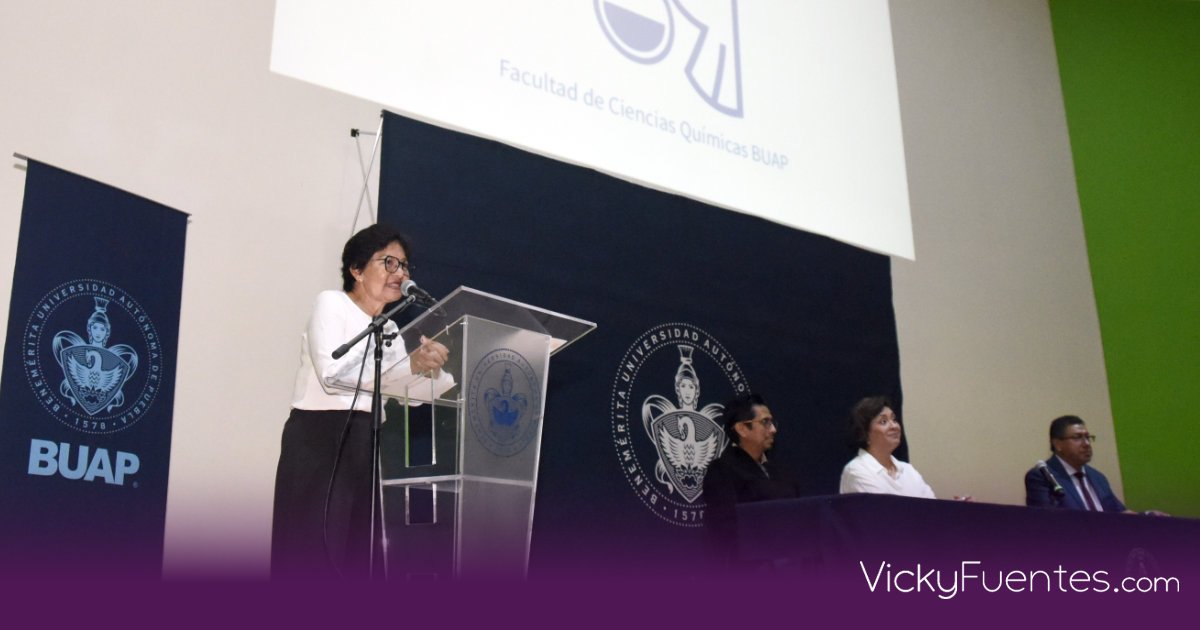 La BUAP plantea combatir el cambio climático con biotecnología en aniversario de la licenciatura