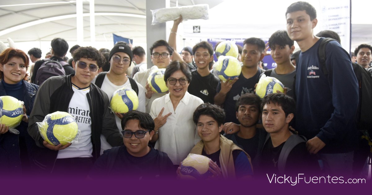 Lilia Cedillo da la bienvenida a cinco mil alumnos en CU2 de la BUAP