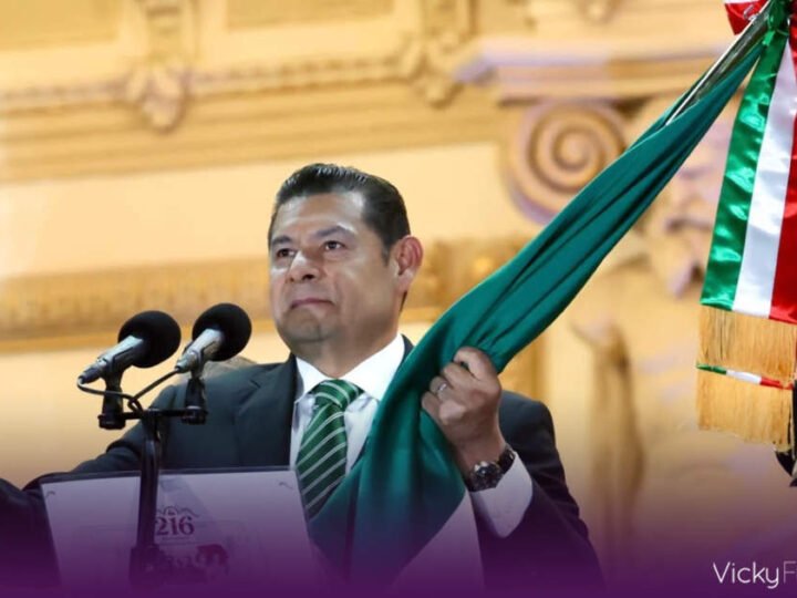 Armenta suma a madres buscadoras al Grito de Independencia en Puebla