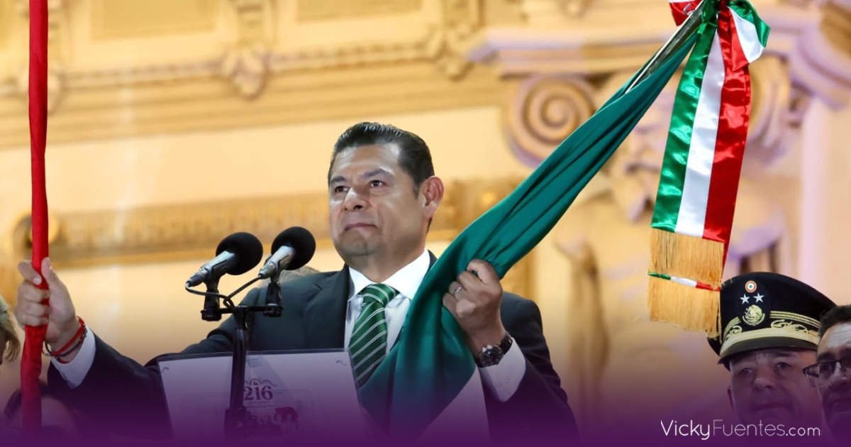 Armenta suma a madres buscadoras al Grito de Independencia en Puebla
