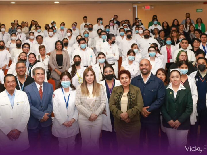 Ceci Arellano encabezó la entrega de equipo al Hospital General Zona Norte