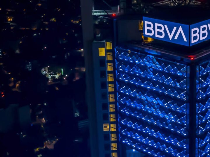 El crédito crece 12.3%, pero la utilidad de BBVA México cae