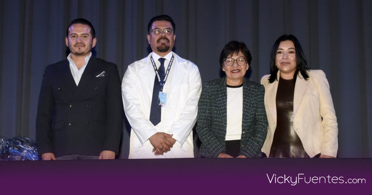 Lilia Cedillo entrega reconocimientos a médicos del Hospital Universitario de Puebla