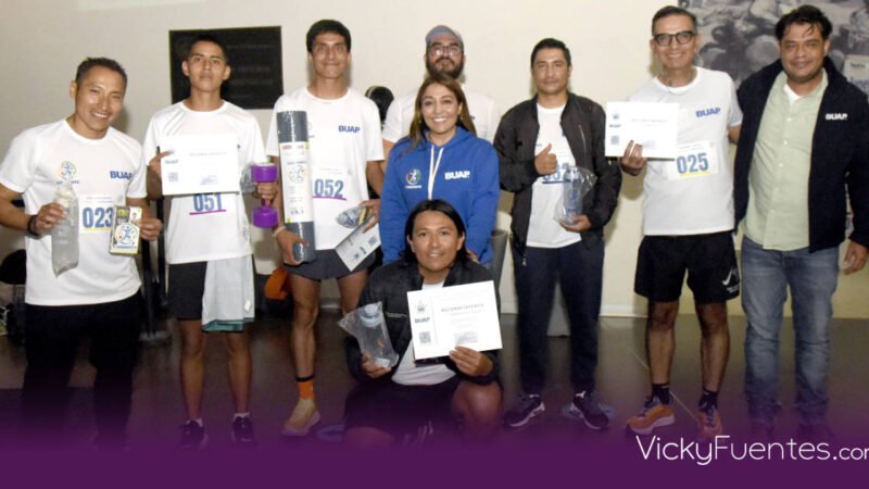 Trabajadores de la BUAP conquistan la Torre de Gestión Académica en la Carrera Vertical 2026